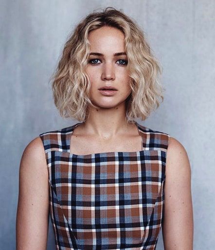 Jeniffer Lawrence, Jennifer Lawrence Hair, Bob Haircut Curly, Hot Haircuts, Long Bob Haircuts, Face Portrait, Curly Bob Hairstyles, Trending Haircuts, Blonde Bobs