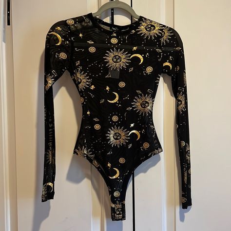 Glass Animals Concert Outfit, Ga Outfits, Astronomy Outfit, Moon Inspired Outfits, Space Themed Outfits, Starry Clothes, Space Oc, Astrology Fashion, Witch Outfits