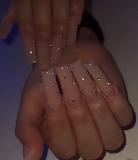 Plain Square Nails With Rhinestones, Short Acrylic Nails French Tip Glitter, Plain Rhinestone Nails, Long Square Nails Rhinestones, Acrylic Nail Plain Color, Square Nails Diamonds, Plain Gem Nails, Simple Nail Gem Designs, Pink Glitter Nails With Rhinestones