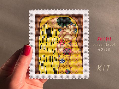 Cross Stitch Kit Gustav Klimt the Kiss Beginner Embroidery - Etsy Denmark The Kiss Cross Stitch Pattern, Diablo Huma, Klimt The Kiss, Embroidery Home Decor, The Kiss (klimt), Embroidery Home, Beginner Embroidery, Embroidery Lessons, Wooden Embroidery Hoops