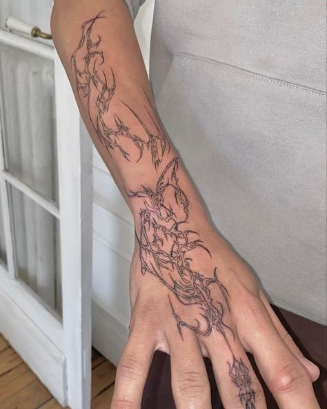 Cyberciligism Tattoo Hand, Cyberciligism Tattoo Arm, Cybersigilism Arm Tattoo, Cybersigilism Tattoo Arm, Cybersigil Tattoo, Cyberciligism Tattoo, Tattoo Main, Simple Tattoos For Guys, Sigil Tattoo