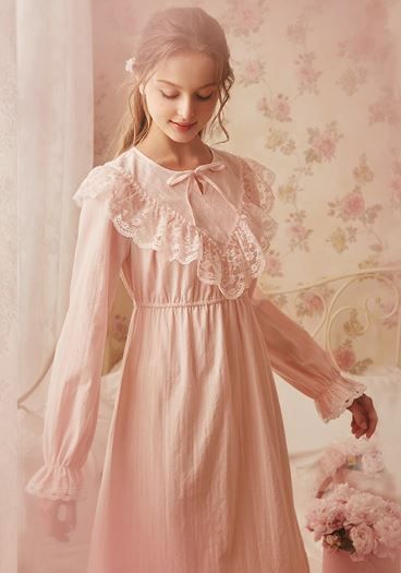 Princess nightgown with Long Sleevewomen vintage nightgownbeautiful nightgown photography Princess Nightgown, Princess Nightgowns, Girls Night Dress, Cotton Night Dress, Vintage Pajamas, Pajama Fashion, Old Fashion Dresses, Vintage Nightgown, Fantasy Dresses