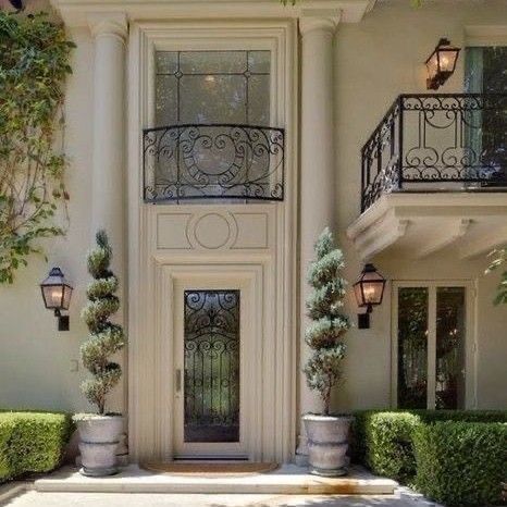 Modern Mediterranean Architecture, Mediterranean Architecture, Mediterranean Style Homes, Mediterranean Home Decor, Casas Coloniales, Mediterranean Decor, Front Entrance, Mediterranean Home, Mediterranean Homes