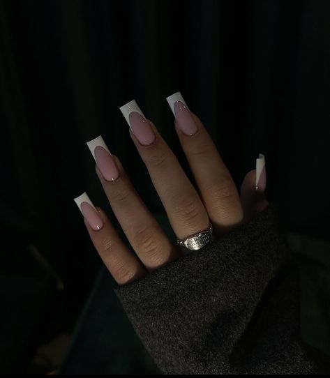 White French Nails, Fake Nails White, Cute Nail Colors, Cute Simple Nails, Style Français, Girly Acrylic Nails, Basic Nails, French Tip Acrylic Nails, Simple Acrylic Nails