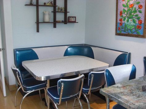 Cute! Love the blue Retro Booth, Kitchen Cabinets Backsplash, Retro Kitchen Tables, Booth Seating In Kitchen, Small Kitchen Redo, Kitchen Booth, Island Kitchen Cabinets, Kitchen Booths, Diner Booth