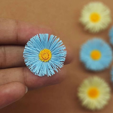 Paper Snowflakes Easy, Simple Paper Flower, Paper Flowers Diy Easy, Rolled Paper Flowers, Easy Paper Flowers, Paper Flower Decor, Paper Craft Tutorials, How To Make Paper Flowers, Paper Art Craft