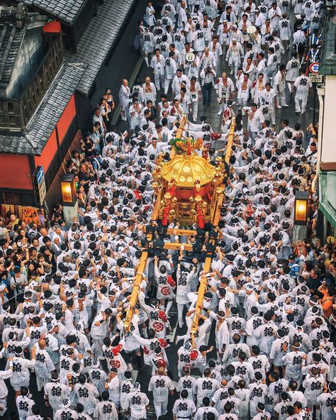 The Gion Matsuri (Festival) reaches it’s climax with the famous ‘Yamaboko Junko’ parade of floats around the streets of Kyoto. Another amazing event held on the same afternoon is the ‘Shinkousai’ Festival where three of these impressive O-mikoshi (portable shrines) are carried from Yasaka Shrine to the middle of Kyoto. The O-mikoshi are said to carry three gods to the ‘Shijo Otabisho’ which is essentially a temporary shrine, before being returned one week later during what is known as the ‘... Matsuri Festival, Lucas Black, People Crowd, Month Of July, Black Image, Airlines, Kyoto, Floating, Japan