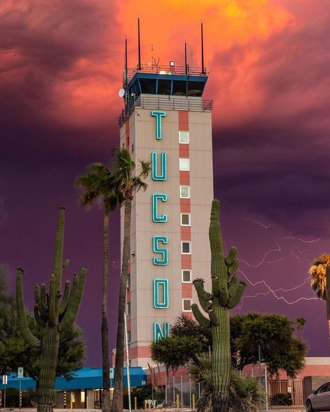 City of Tucson on Instagram: “Captured by: @raycleveland #tucson #tucsonphotography #thecityoftucson #visittucson #igerstucson” Arizona Monsoon, Arizona Aesthetic, Yuma Arizona, Monsoon Season, Arcade Fire, Desert Vibes, University Life, Travel Nursing, Stop Staring