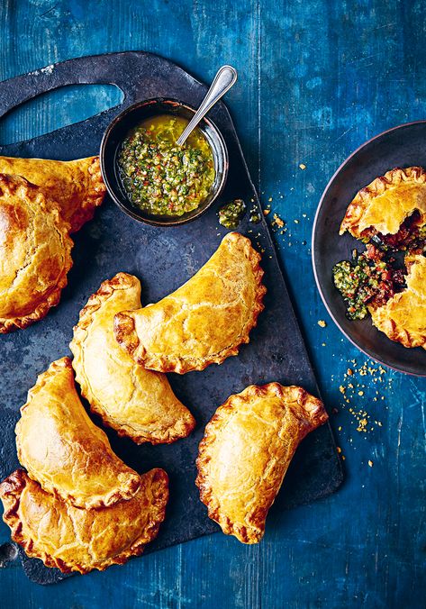 Beef & Chorizo Empanadas with Chimichurri Chorizo Empanadas, Beef Chorizo, Savory Snack Recipes, Pasties Recipes, Chorizo Recipes, Savoury Snacks, Beef Empanadas, Empanadas Recipe, Hispanic Food