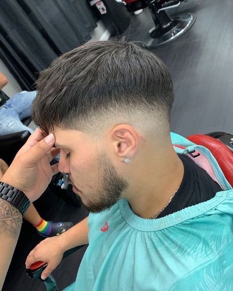 White Guy Haircuts, Men Short Hair Fade, Faded Haircut, Haircut Ideas Trendy, Taper Fade Short Hair, Mid Fade Haircut, Fade Haircuts For Men, Fade Haircut Styles, Short Hair With Beard