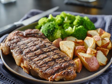 Steak With Broccoli, Ibs Diet Plan, Ibs Diet, Ny Strip Steak, Steamed Asparagus, Ny Strip, Marinated Steak, Low Fodmap Diet, Strip Steak