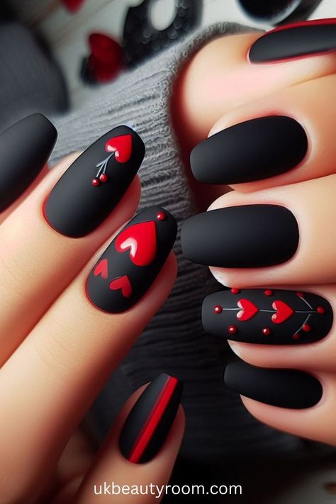 Black Color Nail Art, Black Red Nails Ideas, Pink Nails With Art, Black White Pink Nails, Valentine’s Day Nail Art, Nail Art Designs Heart, Black Nails With Pink, Nail Art Designs Black, Valentines Day Nails Designs