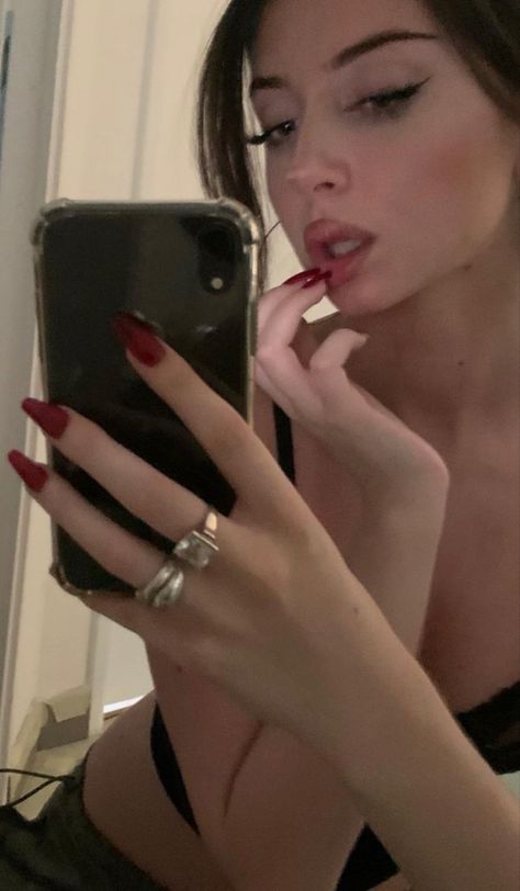 Manicure 
Nails
Red
Mirror
Selfie
Fashion 
Aesthetic Selfie To Show Off Nails, Selfies To Show Off Nails, Nail Selfies, Oval Nails, Show Off, Selfies, You Nailed It, Nails, Makeup