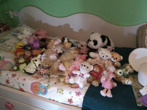 Person: so how many stuffed animals do you have? Me: *sweats* well... Stuffed Animals On Bed, Plushies On Bed, Bed Aesthetic, Ap Art, Funny Meme, Stuffed Animals, How Many, Toddler Bed, Funny Memes