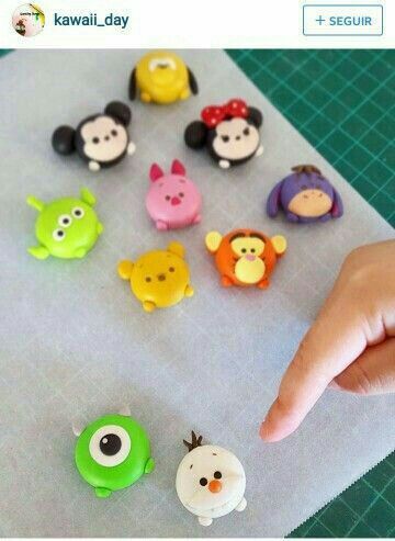 @AranzaDrive ❁ Polymer Clay Figures Easy, Kawaii Clay Ideas, Fimo Kawaii, Polymer Clay Disney, Crea Fimo, Polymer Clay Kawaii, Clay Magnets, Pola Amigurumi, Clay Diy Projects