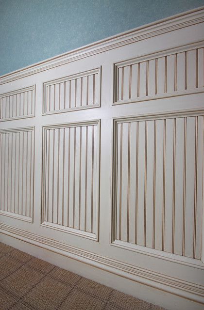 Wainscoting Styles Bathroom, Entryway Wainscoting, Staging Kitchen, Shiplap Wainscoting, Trim Wainscoting, Wainscoting Design, Board And Batten Wainscoting, Basement Remodeling Before And After, Wainscoting Wall Paneling