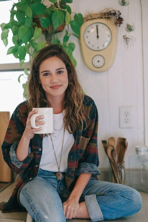 Matilda Lutz, Estilo Indie, Mama Style, Mode Inspo, Mom Outfits, Style Mistakes, Mode Inspiration, Mom Style, Outfits Casuales