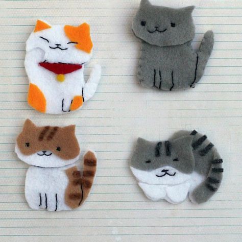 Cat Crafts For Kids, Paper Cat Craft, Neko Atsume Kitty Collector, Chat Diy, Back To University, Neko Atsume, Felt Finger Puppets, Gato Grande, Cat Coasters