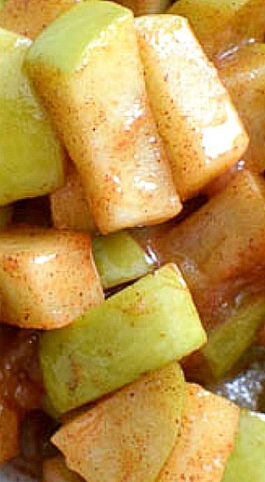 Baked Apple Microwave, Baked Apples Recipe Microwave, Ww Cinnamon Apples, Microwave Cinnamon Apples, Microwave Apples And Cinnamon, Baked Apples Microwave Easy, Baked Apple In Microwave, Cinnamon Apples Microwave, Baked Apples In Microwave