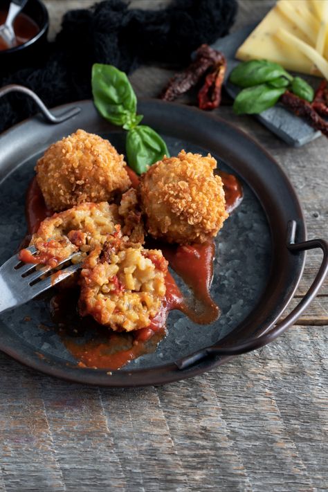 arancini recipe with truffle cheese Mushroom Arancini, Stuffed Rice Balls, Risotto Balls, Truffle Cheese, Truffle Mushroom, Mushroom Rice, Presentation Tips, Italian Recipes Traditional, Sundried Tomato