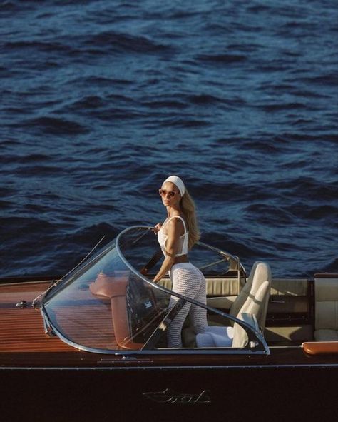 Yacht Aesthetic, Super Rich Kids, Yacht Life, Rich Women, Rich Lifestyle, Luxury Lifestyle Dreams, Inspiration Instagram, Future Lifestyle, Rich Kids