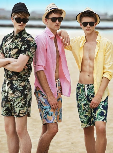 Summer Style Beach Look Men, Beach Photography Poses Men, Photography Poses Men, Ootd For Men, Mens Beachwear, Mens Summer Fashion, Mens Summer Fashion Beach, Poses Men, Male Outfit