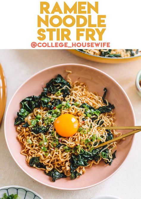 Garlic Butter Ramen, Egg In Ramen Noodles, Ramen Noodle Stir Fry, Healthy Ramen Noodles, Pasta Photography, Healthy Ramen, Ramen Stir Fry, Easy Ramen, Noodle Stir Fry