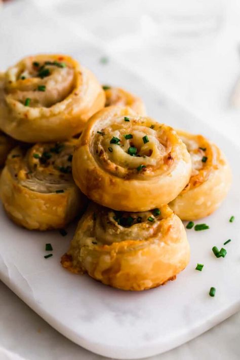 Puff Pastry Roll Ups, Turkey Cheese Roll Ups, Pastry Roll Ups, Cheese Roll Ups, Puff Pastry Pinwheels, Pastry Appetizer, Cheese Puff, Turkey Breakfast, Cheese Roll