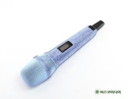 Microphones Kpop, Blue Microphone, Blue Mic, Music Mic, Office Music, Music Supplies, Blue Microphones, Tech Aesthetic, Dream Music