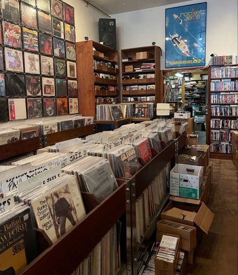 Movie Store Aesthetic, Record Shop Aesthetic Vintage, Retro Record Store, Vintage Record Store Aesthetic, Vinyl Shop Aesthetic, Vinyl Store Aesthetic, Aesthetic Record Store, Record Shop Aesthetic, Vintage Record Shop