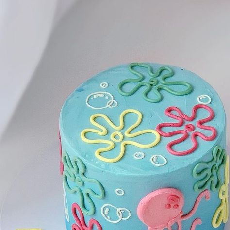 Pink Spongebob Cake, Spongebob Mini Cake, Spongebob Cake Easy, Simple Spongebob Cake, Bobsponge Birthday, Kids Birthday Cake Design, 20 Years Later Spongebob Cake, Spongebob Themed Cake, Spongebob Bento Cake