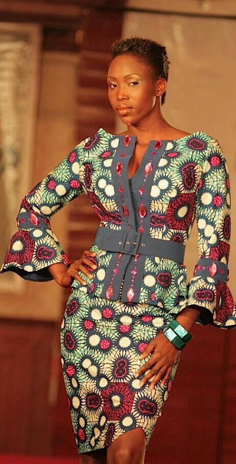 Ankara African Dress Patterns, Africa Design, Styles Ankara, African Chic, Trendy Ankara Styles, Ankara Skirt And Blouse, African Dresses Modern, Afrikaanse Mode, African Fashion Ankara