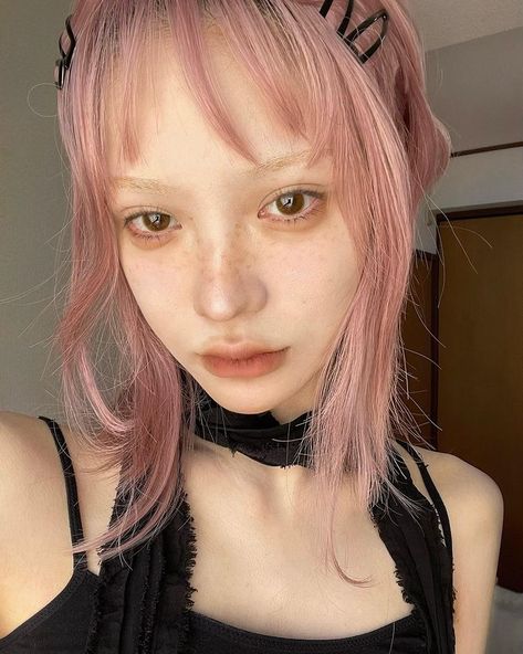 @ gemmalzr Bleached Eyebrows Pink Hair, Pink Hair And Eyebrows, Japanese Pink Hair, Japanese Hair Color, Pink Eyebrows, Diary Icon, Bleached Eyebrows, Cute Diary, Face Art Makeup