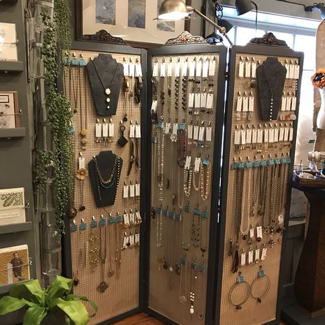 Folding Jewelry Display, Room Divider Jewelry Display, Retail Necklace Display Ideas, How To Display Necklaces For Sale, Jewelry Display Home, Jewelry Vendor Booth Ideas, Vendor Necklace Display, Jewelry Display Case Ideas, Market Display Jewelry