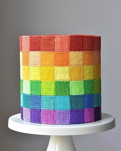 Buttercream Frosting Cake, Icing Design, Cake Trends, Types Of Cakes, Fashion Cakes, Colorful Cakes, Cake Frosting, Rainbow Cake, Pretty Cakes