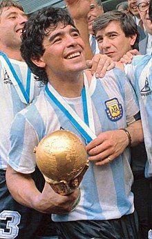 Diego Maradona - Wikipedia Maradona Football, God Of Football, Franz Beckenbauer, Michael Owen, Sporting Legends, World Cup Winners, Zico, Sports Hero, Free Kick