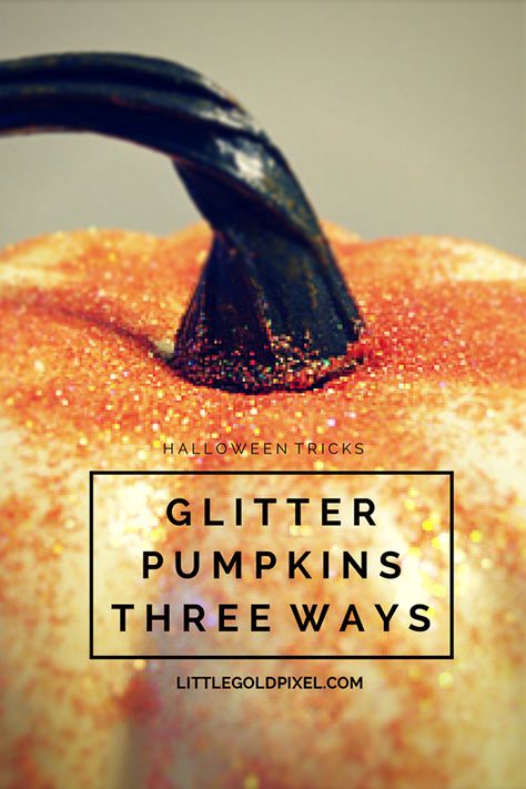 It's super easy to create some lasting DIY glitter pumpkins for Halloween. I made these a few years ago, and they're still holding strong. Glitter Pumpkins Diy, Coastal Fall Decor Ideas, Pumpkins For Halloween, Fall Parties, Coastal Fall, Pretty Pumpkins, Glitter Pumpkins, Diy Glitter, Modern Art Printables