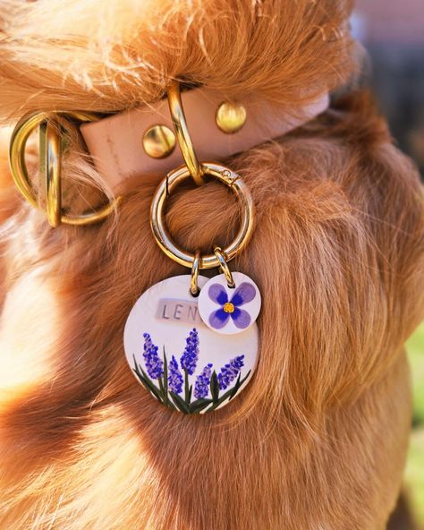 Red Golden Retrievers, Dog Influencer, Golden Retrievers Puppies, Polymer Clay Dog, Clay Dog, Handmade Dog Accessories, Golden Puppies, Flower Dog, Puppies Cute