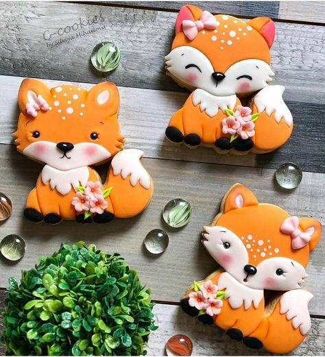 Woodland Decorated Cookies, Fox Sugar Cookies, Squirrel Sugar Cookies Decorated, Forest Animals Cookies Decorated, Fox Decorated Cookies Royal Icing, Forest Animal Cookies Woodland Creatures, Mom Drawing, Fox Cookies, Fox Face