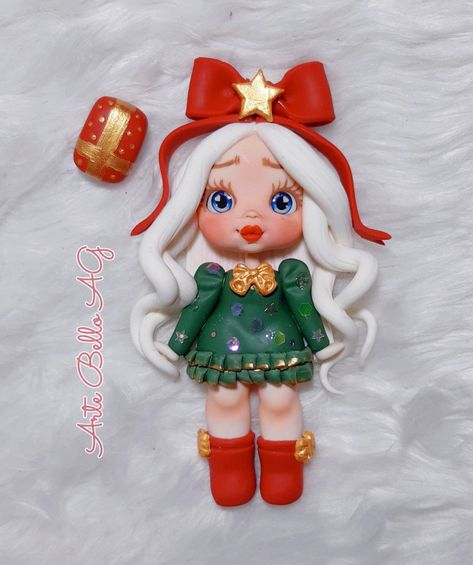 Clay Angels, Bookish Crafts, Sculpey Ideas, Clay Angel, Clay People, Christmas Clay, Resin Clay, Pasta Flexible, Polymer Clay Crafts