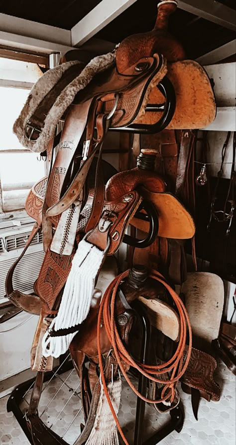 Nfr Barrel Racing Aesthetic, Western Ranch Aesthetic, Barrel Racing Wallpaper, Barrel Racing Aesthetic, Dream Barn Stables, Barrel Racing Tack Rodeo, Horse Riding Aesthetic, Dream Horse Barns, Instagram Story Highlight Icons