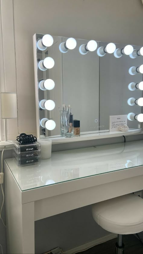 Cute Vanity Mirror, Cute Vanity, Hollywood Vanity, Vanity Mirror With Lights, Lighted Makeup Mirror, Luxury Room Bedroom, Room Vanity, Pinterest Room Decor, Vanity Room