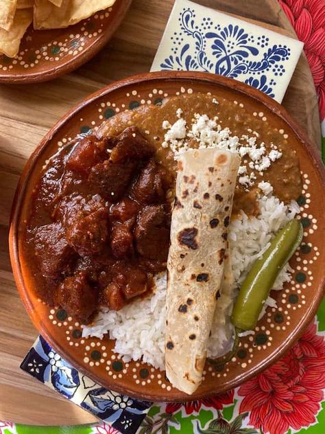 Quatro Chiles Beef Chile Colorado! Beef Chile, Chile Colorado, Red Chile Sauce, Recipes Mexican, Flour Tortilla, Dried Peppers, Sliced Steak, Mexican Foods, Mexican Rice