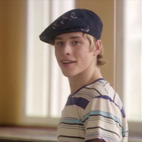 Maxxie Skins, Maxxie Oliver, Mitch Hewer, Skins Characters, Skins Uk, Skin Photo, Two Men, Best Tv Shows, Series Movies