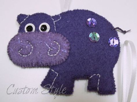 Felt Hippopotamus, Hippo Ornaments, Hippo Christmas, Felt Ornaments Patterns, Felt Christmas Stockings, Felt Crafts Patterns, Kitchen Decorations, Felt Creations, Xmas 2024