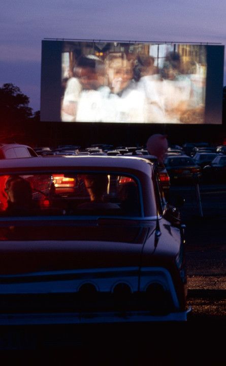 70s Life, Movie Theater Aesthetic, Drive In Cinema, Dream Dates, Drive In Movie Theater, Road Trip Places, Outdoor Cinema, Drive In Theater, I Love Cinema