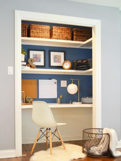 10 creative ways to use a small closet Closet Office Ideas, Cloffice Ideas, Closet Desk, Desk Nook, Tiny Home Office, Home Office Closet, Office Shelving, Easy Home Improvement, Office Closet