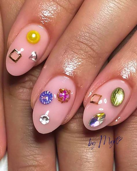 💎 For these nails, we aimed for a variety of gems, as if they were spilling out of a treasure chest! 💎 Guess which one are the hand-drawn gems I added! 😄 We have different gems that are perfect for your next Press on Nails! DM me and let me know what kind you want 🤩 Liefs! Customer hands @manalaissa ✨ #treasurenails #gemnails #diamondnails Diamond Treasure, Pink Gem, Gem Nails, Nails Pink, Diamond Nails, Gel Nail Designs, Birthday Nails, Treasure Chest, Mani Pedi