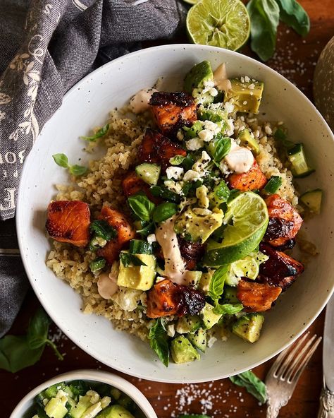 Honey Chipotle Salmon & Cauliflower Rice Bowl — Daniela's Dish Salmon Cauliflower Rice, Honey Chipotle Salmon, Salmon Cauliflower, Honey Chipotle Sauce, Cauliflower Rice Bowl, Chipotle Salmon, Avocado And Cucumber, Secret Island, Cucumber Salsa