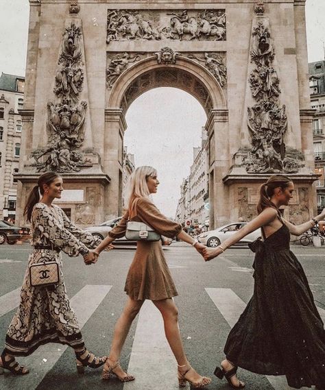 Beatles Crosswalk, Traveling With Friends, Sister Poses, Friendship Photoshoot, Sisters Photoshoot, A Good Person, Good Person, Photography Themes, Sister Photos